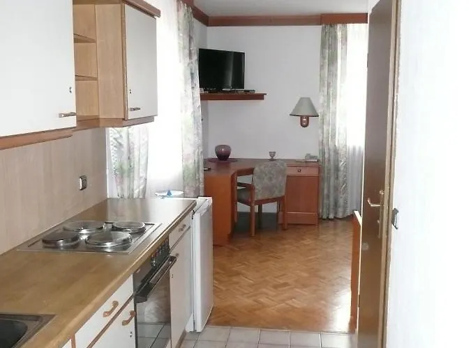 Pensión Zum Weissen Roessl 3*